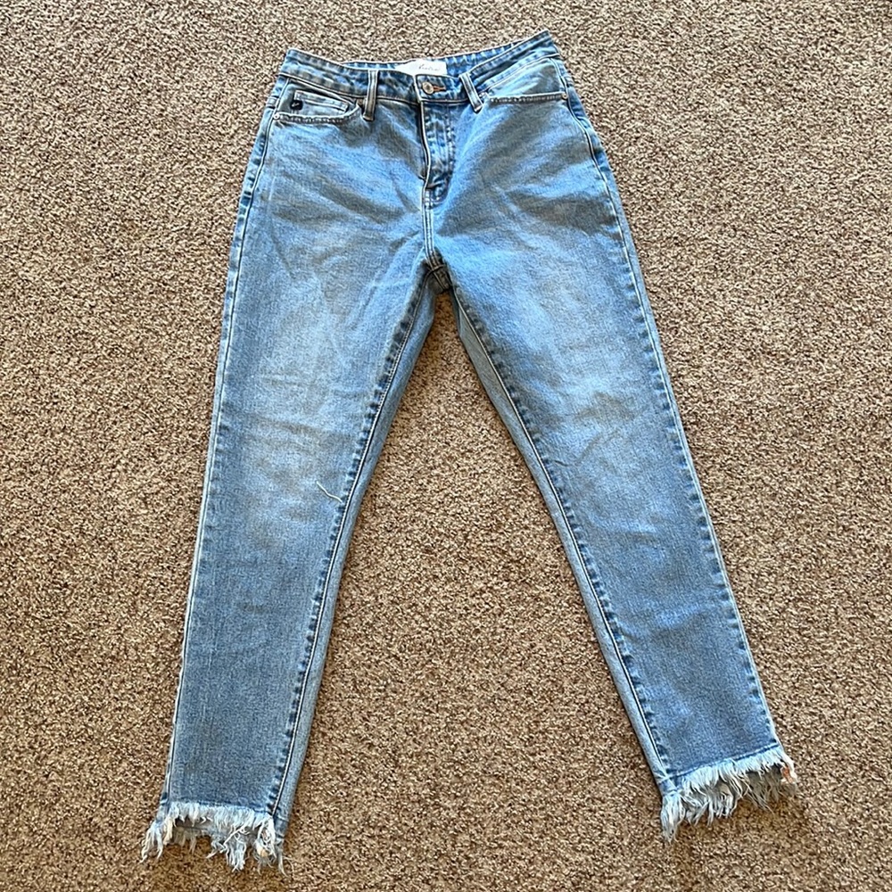 KanCan frayed hem jean.